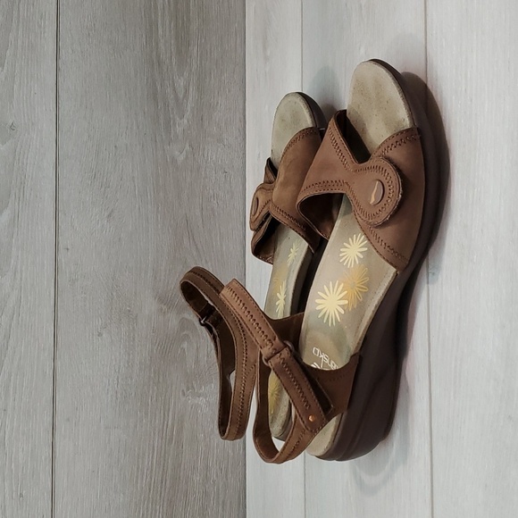 Dansko Women Comfort Leather Sandals shoes sz 39/8.5-9 - Picture 1 of 10
